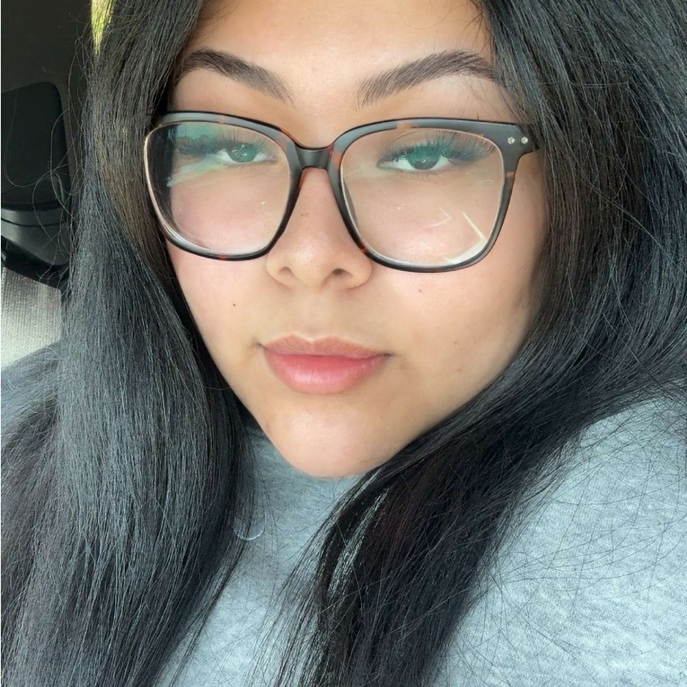 Meet your Posher, Mayra